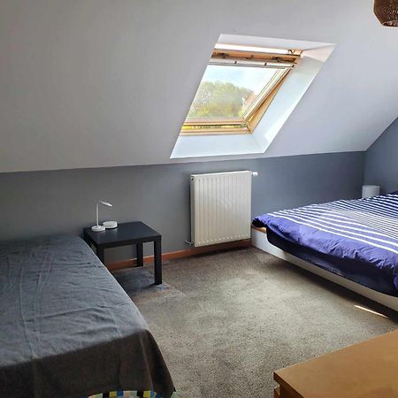 L Etablissement Gold Beach Propose 1 Hebergement , Maison 80M2 Avec Terrain 500M2, Parking Prive A 4 Min Du Port Artificiel D Arromanches, Services Accueil Personnalise, Lits Faits, Serviettes, Menage, Netflix, Wifi Ryes Eksteriør billede
