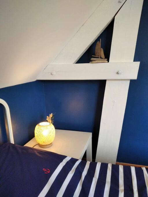 L Etablissement Gold Beach Propose 1 Hebergement , Maison 80M2 Avec Terrain 500M2, Parking Prive A 4 Min Du Port Artificiel D Arromanches, Services Accueil Personnalise, Lits Faits, Serviettes, Menage, Netflix, Wifi Ryes Eksteriør billede