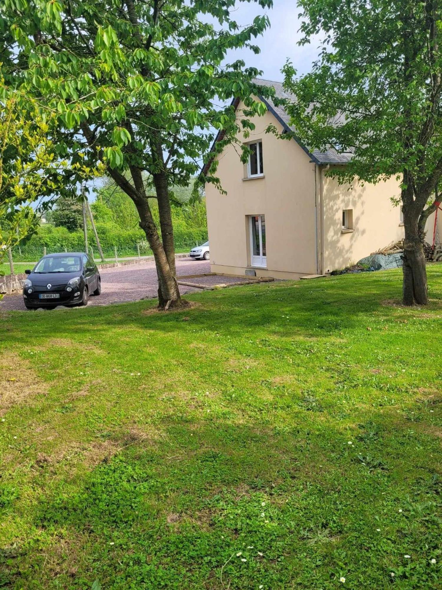 L Etablissement Gold Beach Propose 1 Hebergement , Maison 80M2 Avec Terrain 500M2, Parking Prive A 4 Min Du Port Artificiel D Arromanches, Services Accueil Personnalise, Lits Faits, Serviettes, Menage, Netflix, Wifi Ryes Eksteriør billede
